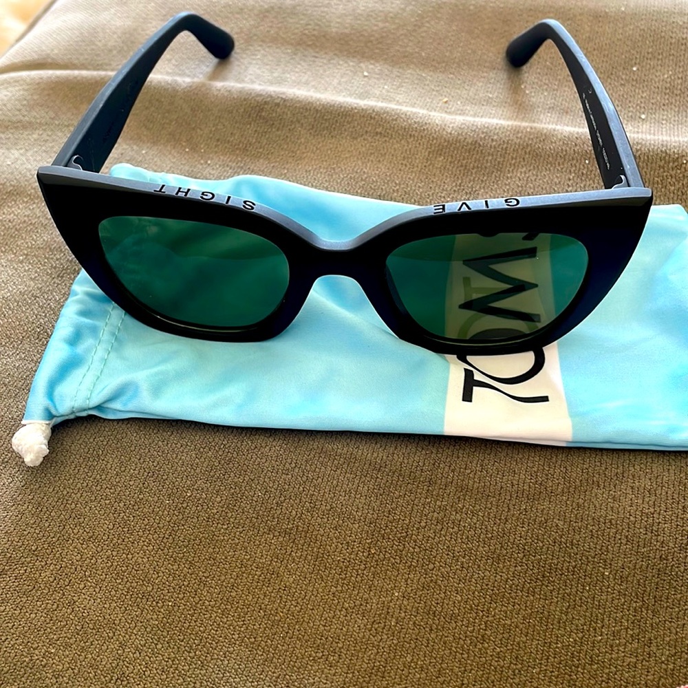TOMS Cat Eye Sunglasses